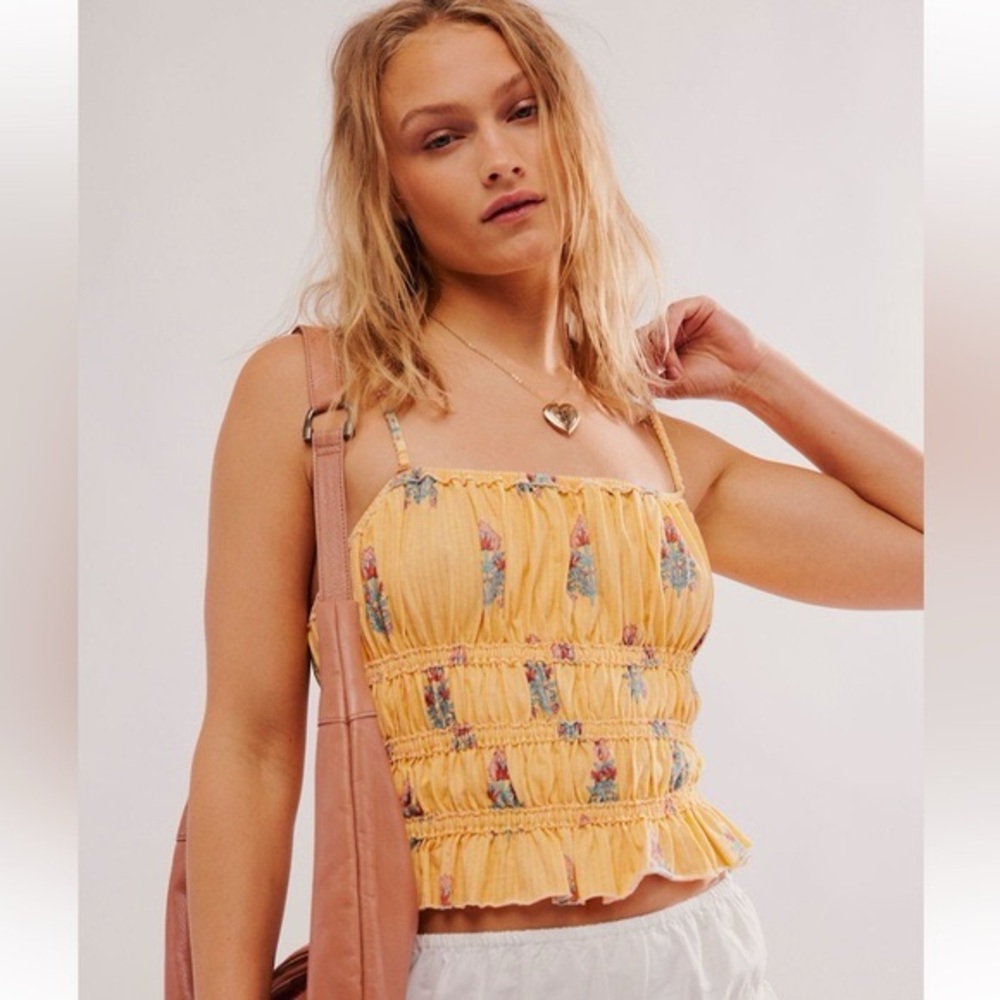 New We The Free by Free People Yellow Dolce Vita Smocked Tank Top Shirt sz M